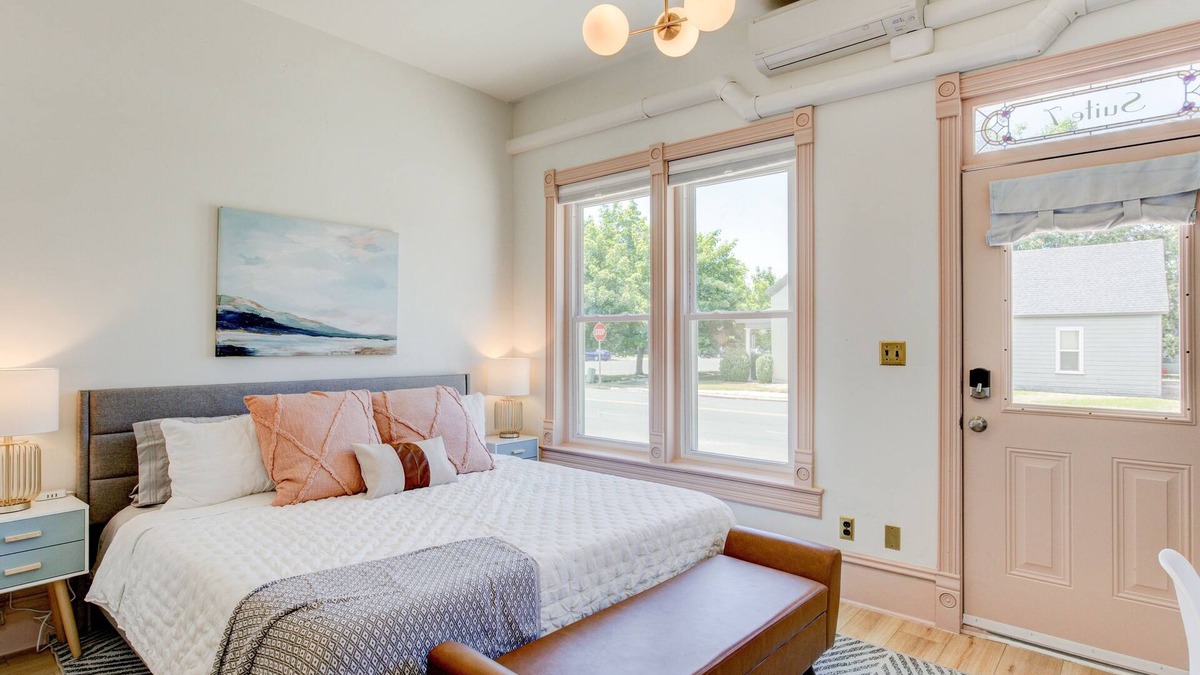 Springville Hotel | Suite 7 | Historic Art City Inn
