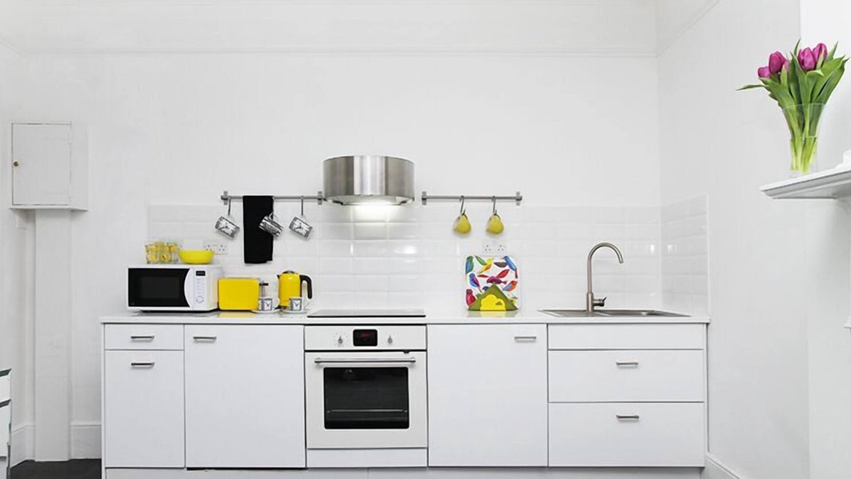 Belsize Apartment | Suite 9 Blissful, Bright 1 bedroom suite in quiet rd in Belsize Park