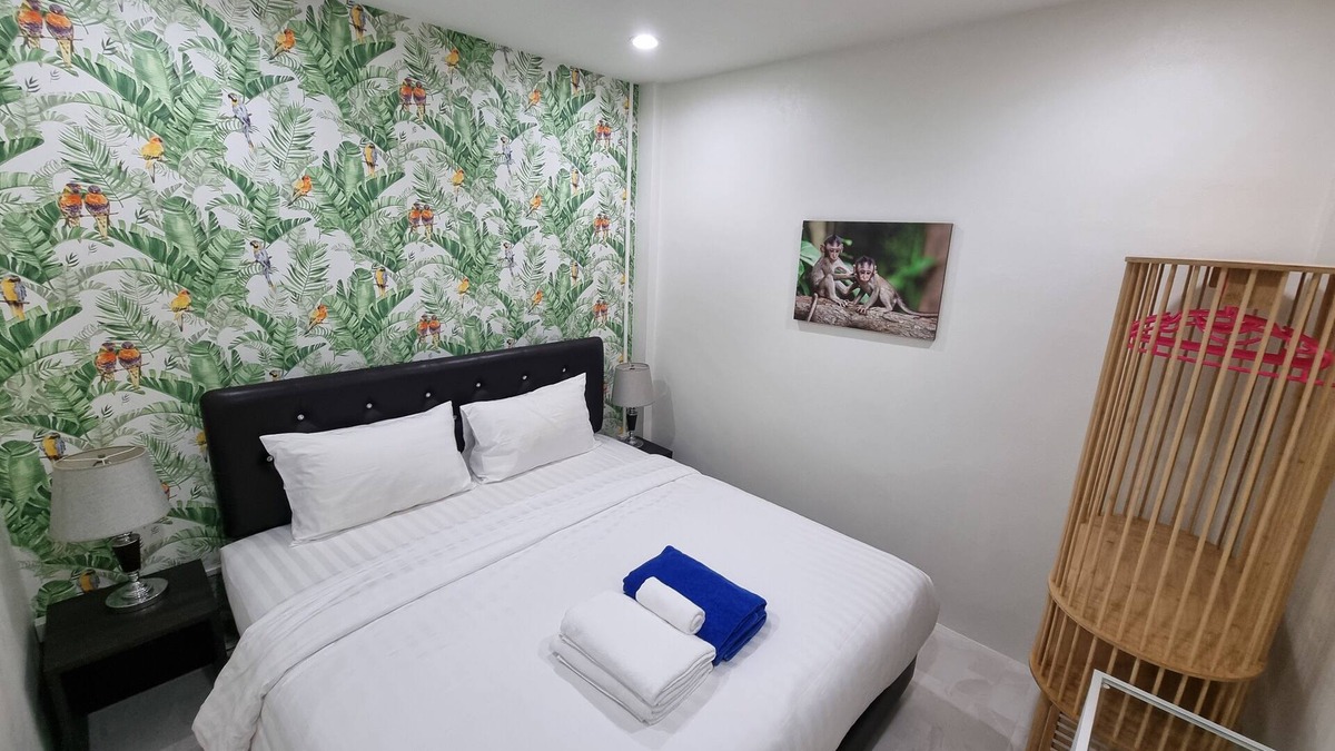 Ao Nang Apartment | Suite, a/c King bed, fan Sofabed, Netflix, Kitchenette, 15 min walk to the Beach