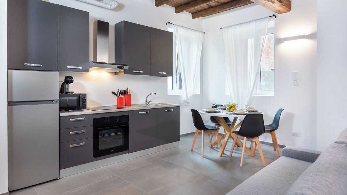 Carpenzago Apartment | Suite apartment on Naviglio Castel view