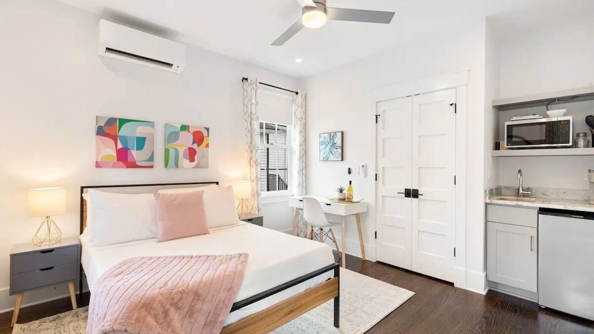 Westside Apartment | Suite B1 at 697 King