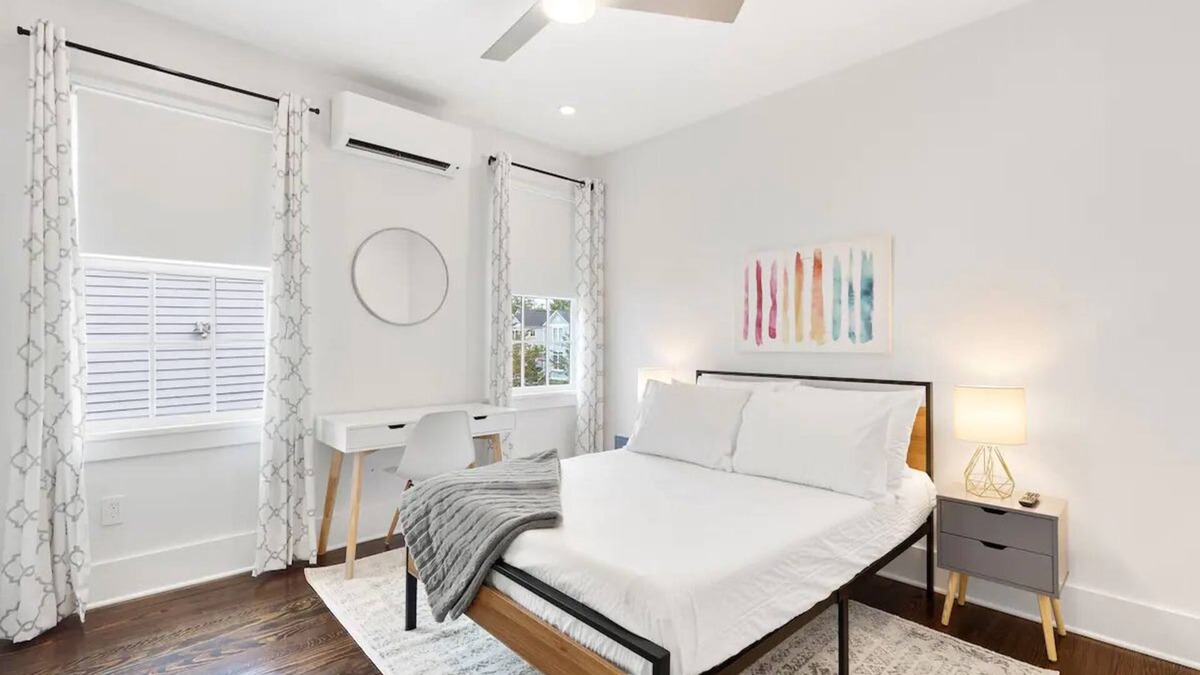 Westside Apartment | Suite B2 at 697 King
