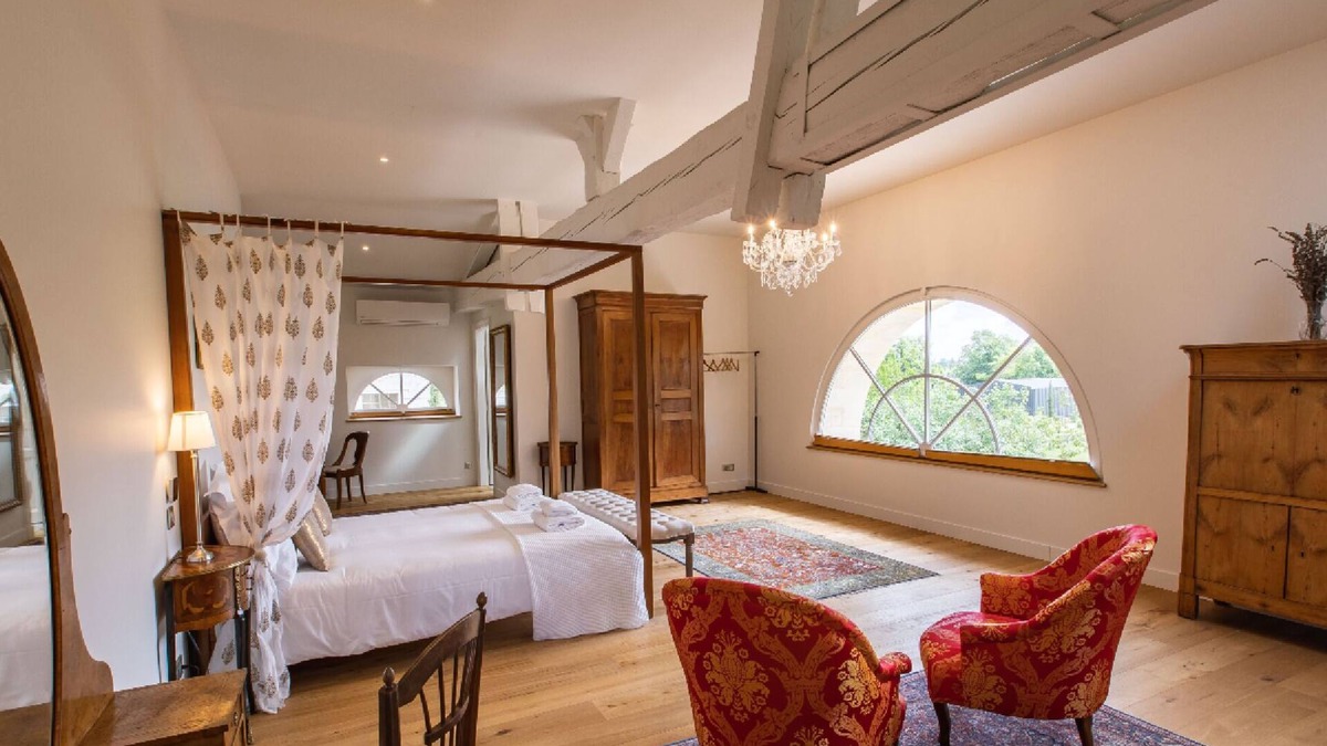 Latresne House | Suite Cèdre, Château Gassies, charm 15 minutes from Bordeaux, up to 4 guests