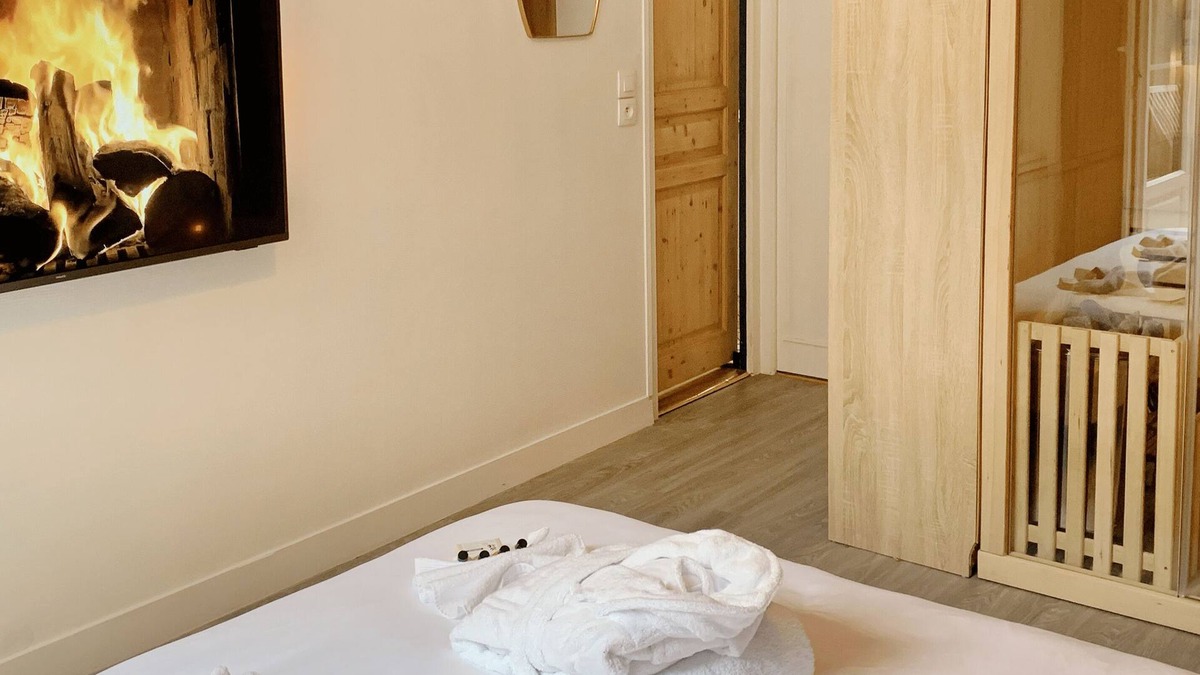 Senlis Apartment | Suite Cosy Flat Senlis Hyper-Centre with Private Sauna