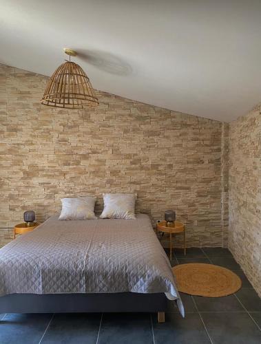 Saint-Martin-de-Crau Bed & Breakfast | Suite cosy indépendante avec extérieur