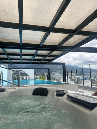 La Carolina Apartment | Suite de Lujo Con Spa y Piscina