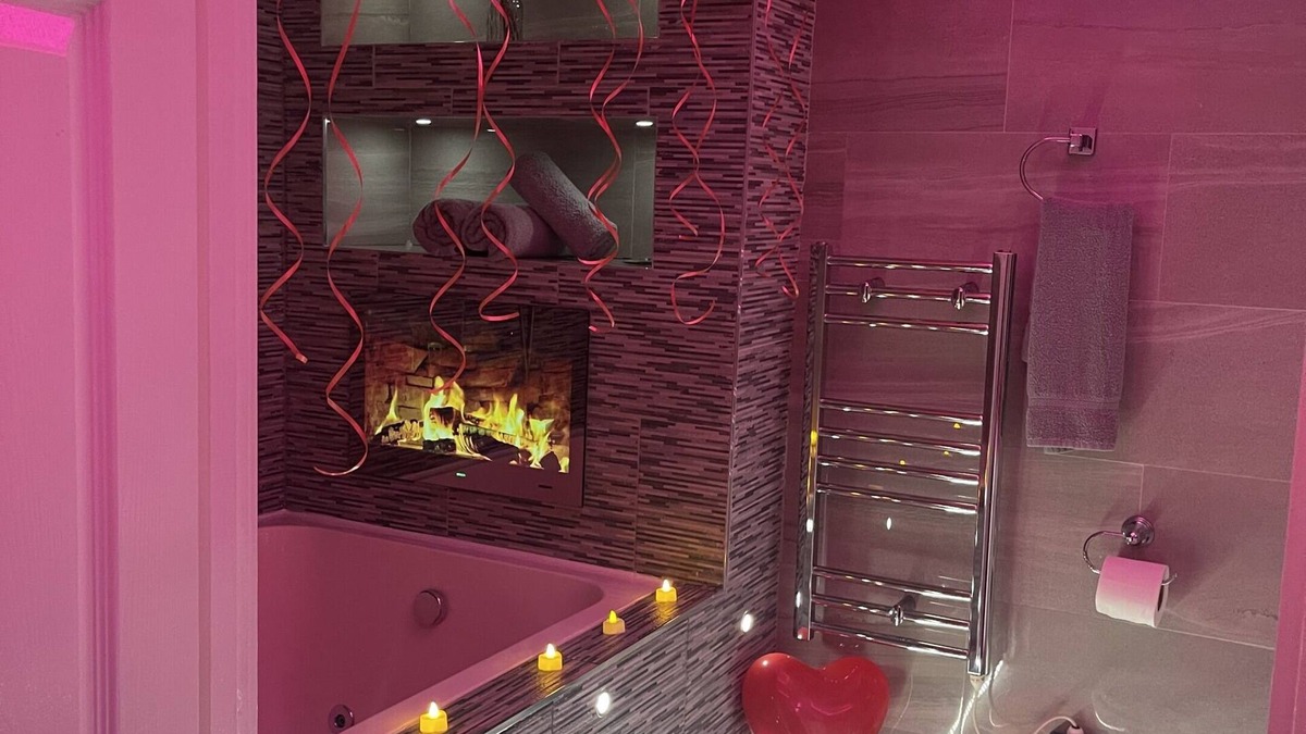 Bradford Apartment | Suite-Deluxe-Jacuzzi-Apartment 2