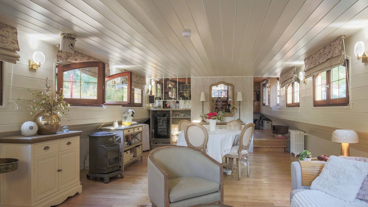 Besancon Boat Rental | Suite Deluxe Vue sur Rivière