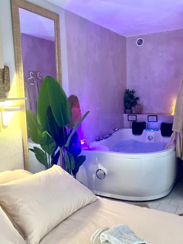 Cadereau Apartment | Suite Evasion, Baignoire Balneo