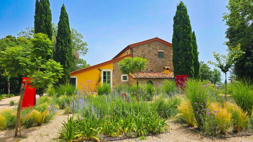 Monteverdi Marittimo House | Suite immersa nel Giardino Emozionale della Gualda Vecchia, SPA all'aperto esclusiva a pagamento