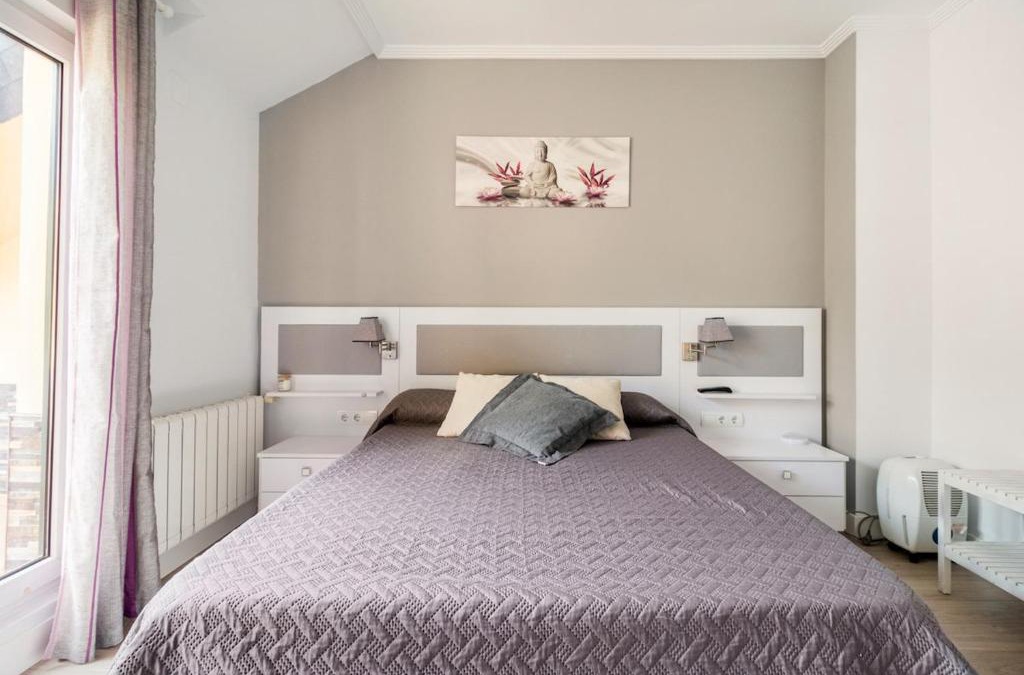 Cartes House | Suite independiente con baño y terraza