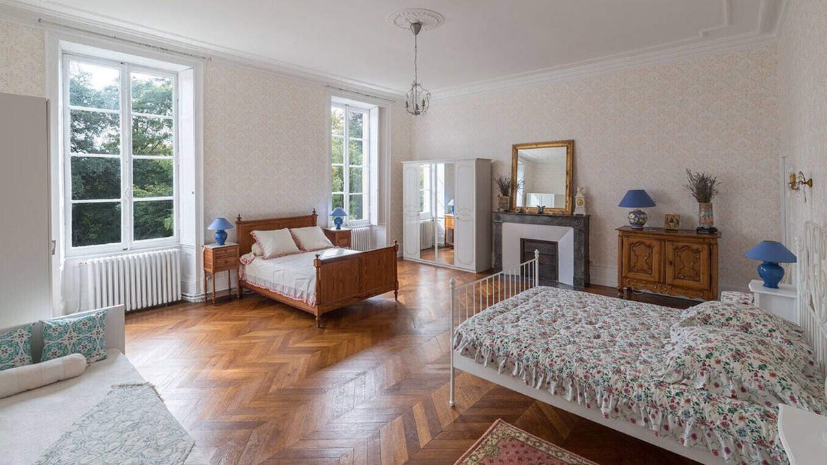 Fontenay-le-Comte House | Suite-Luxury-Ensuite-Pool view-4 étoiles