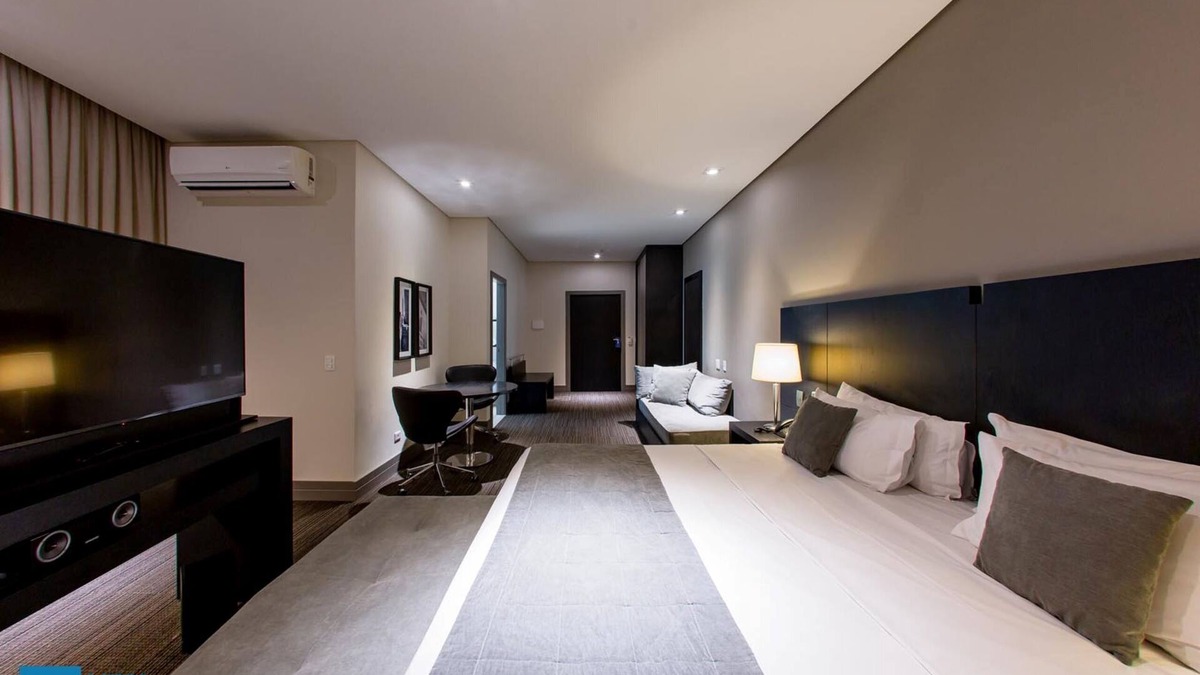 Reboucas House | Suite Manhattan by ¼ UmQuarto 10-PR.