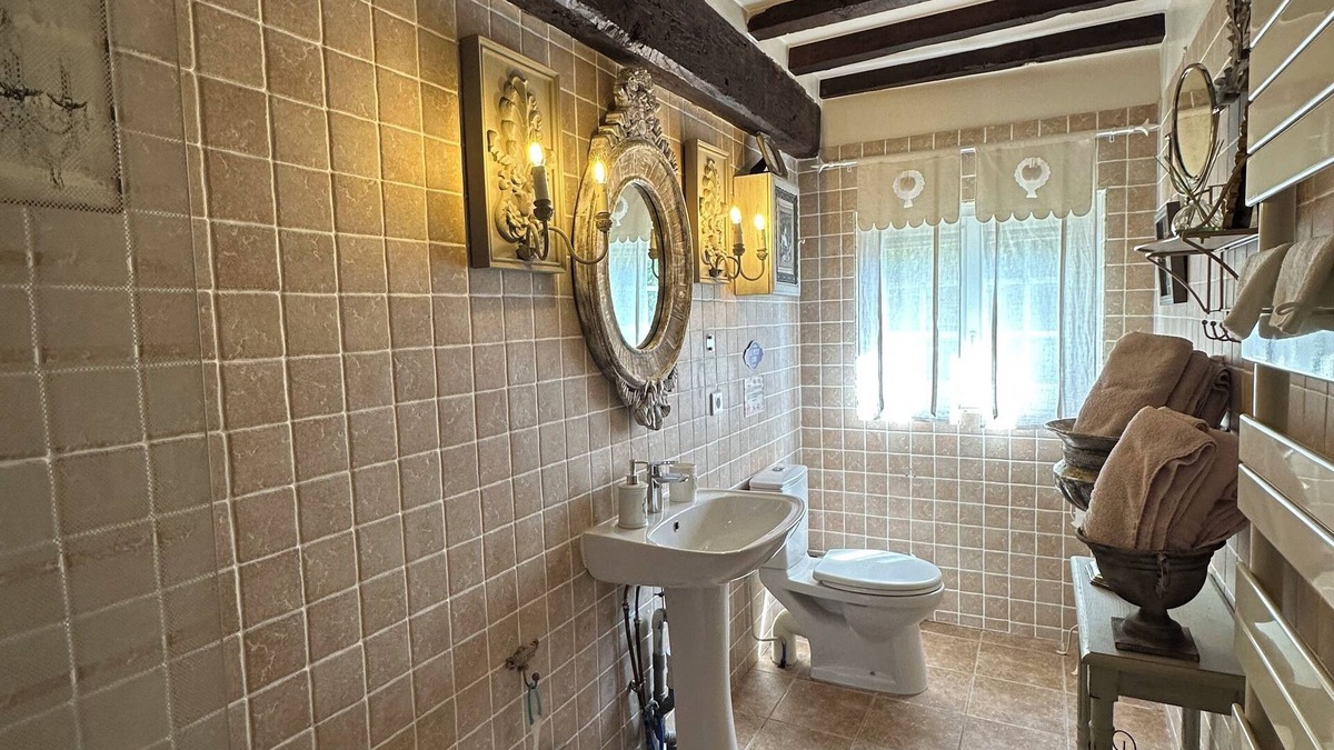 Suzay Bed & Breakfast | SUITE MARQUISE DE POMPADOUR PRIVATE CHARMING ROOM BREAKFAST INCLUDED