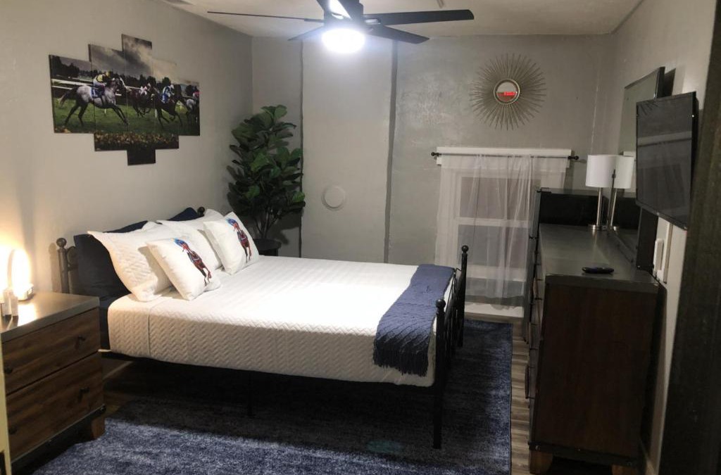 Smoketown Jackson House | Suite near downtown Louisville, KY - Suite XI