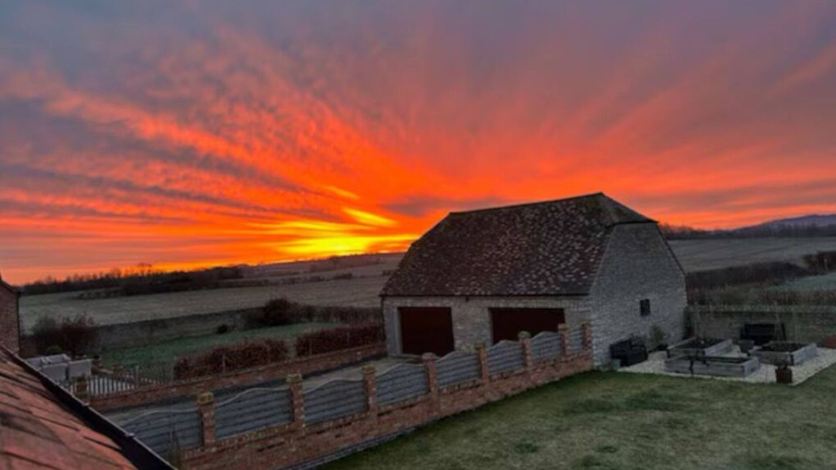 Ardens Grafton Bed & Breakfast | Suite of Three Rooms in a Beautiful Converted Barn in Barton