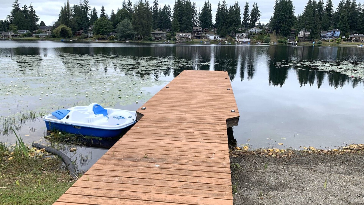 Picnic Point-North Lynnwood House | Suite on the Lake with Watercraft and fun