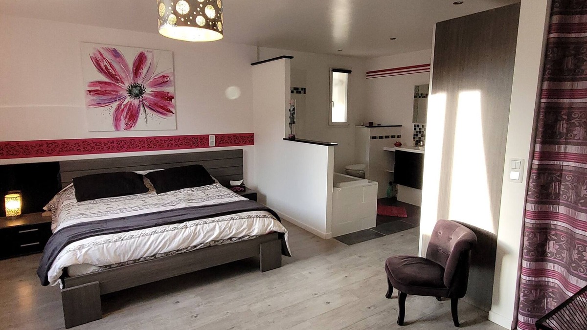 Chambly Bed & Breakfast | Suite Parentale A 2 PAS DES JO 2024
