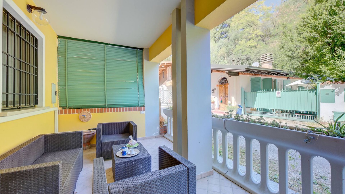 Barbarano Apartment | Suite Perla Salò Terrace 100m from Lake, Salò, Italy