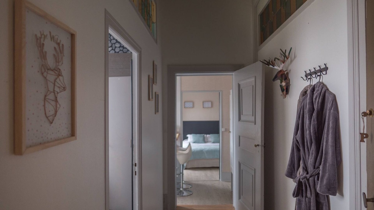 Centre Ville Bed & Breakfast | Suite Perret" bed and breakfast (2 rooms) Breakfast included