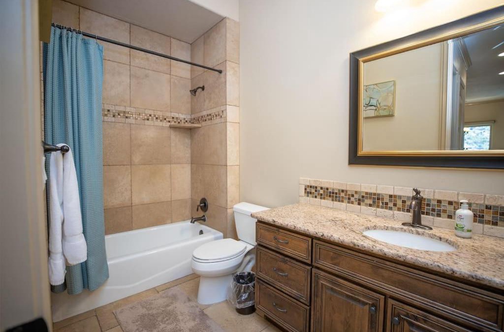 St. George House | Suite Retreat with Pool Spa Gym and Tennis Court