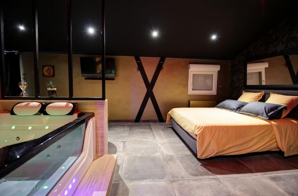 Saint-Genest-Lerpt Apartment | Suite romantique avec ambiance cocooning