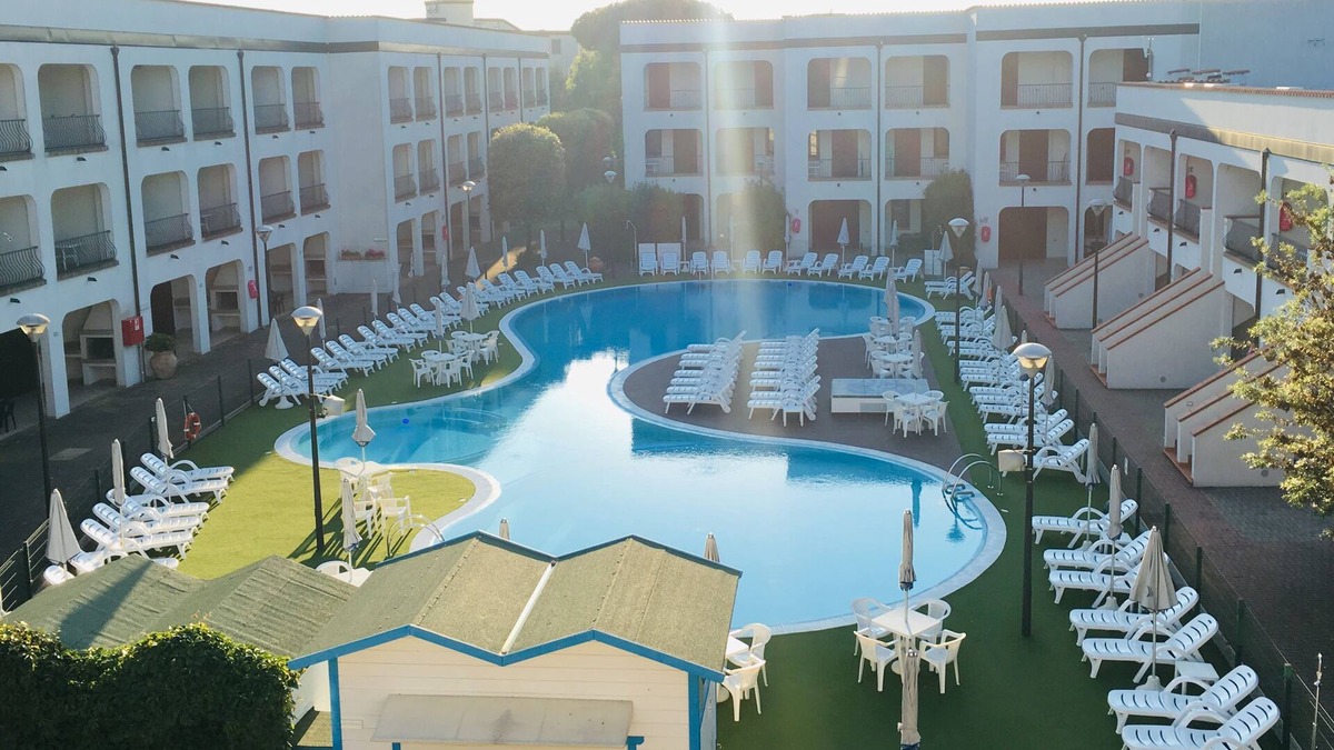 Lido di Spina Apartment | SUITE SUITABLE FOR FAMILIES, pool view, 500 M FROM THE SEA