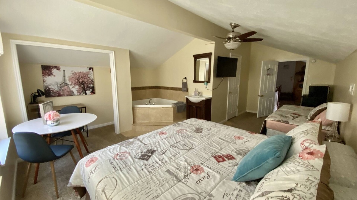 Emery County House | Suite W/Jacuzzi tub, King & Twin Bed