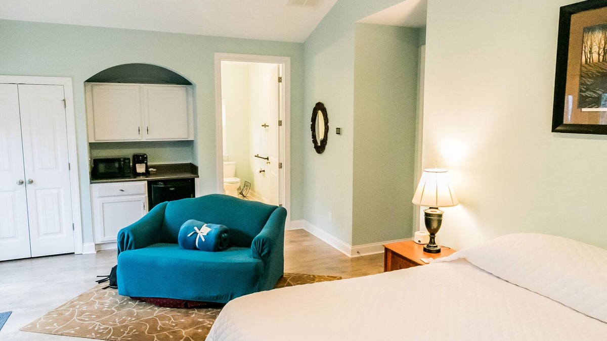 Bowling Green Apartment | Suite w/Private Entry and Nature Trails ($40 cleaning)