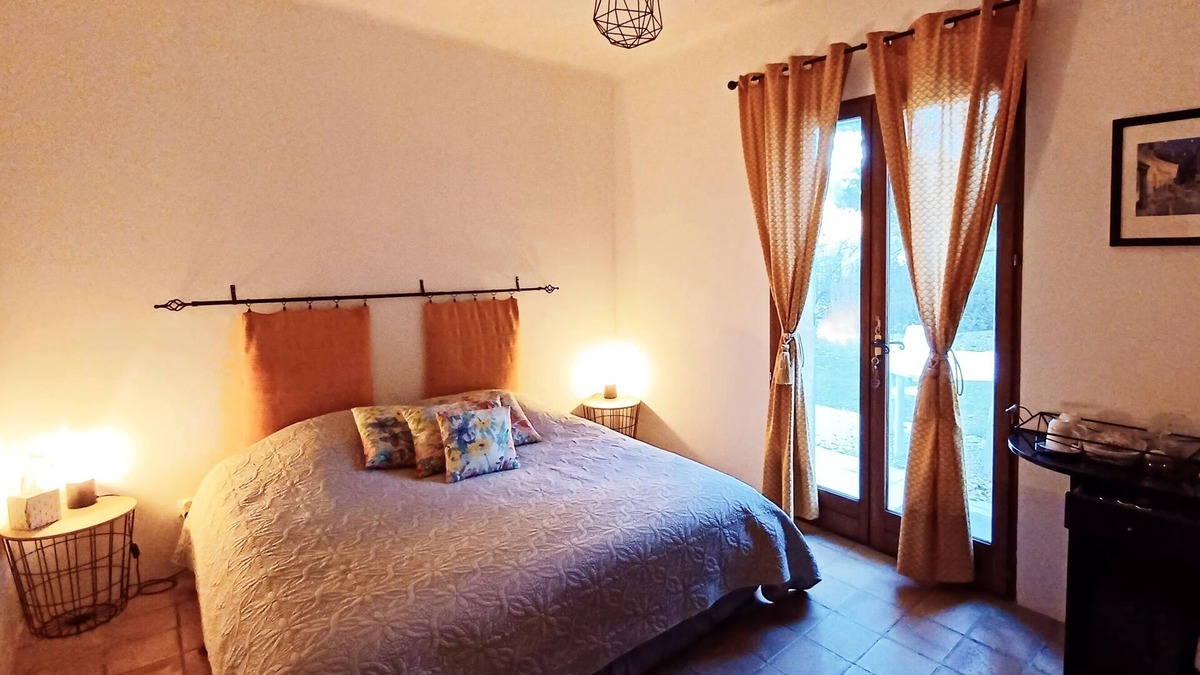Peyrolles-en-Provence Bed & Breakfast | Suite with private garden Aix-Luberon-Verdon * Dinner and Jacuzzi extra