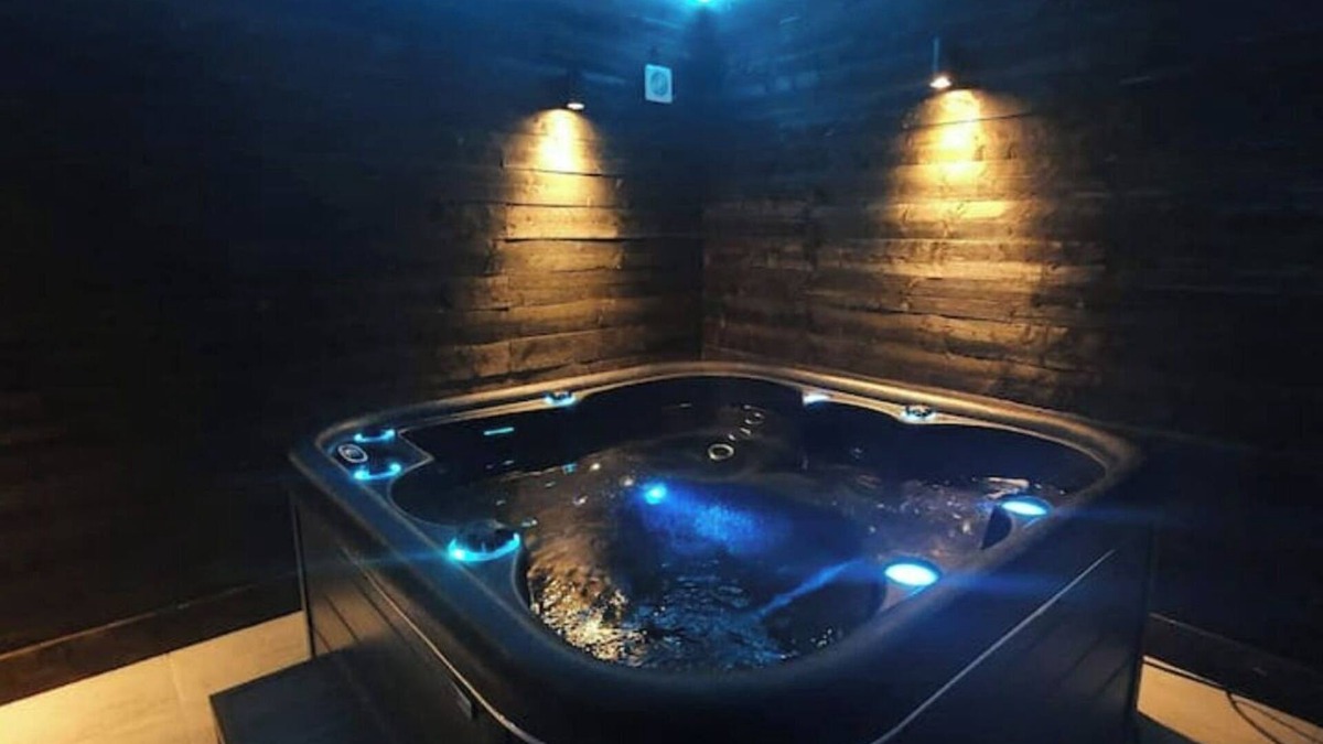 Hebuterne House | Suite with private, unlimited spa