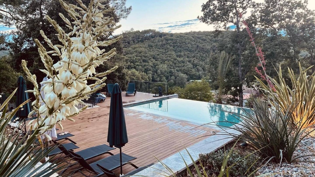 Saint-Jean-du-Pin House | Suite with whirlpool bath in the heart of the Cevennes mountains