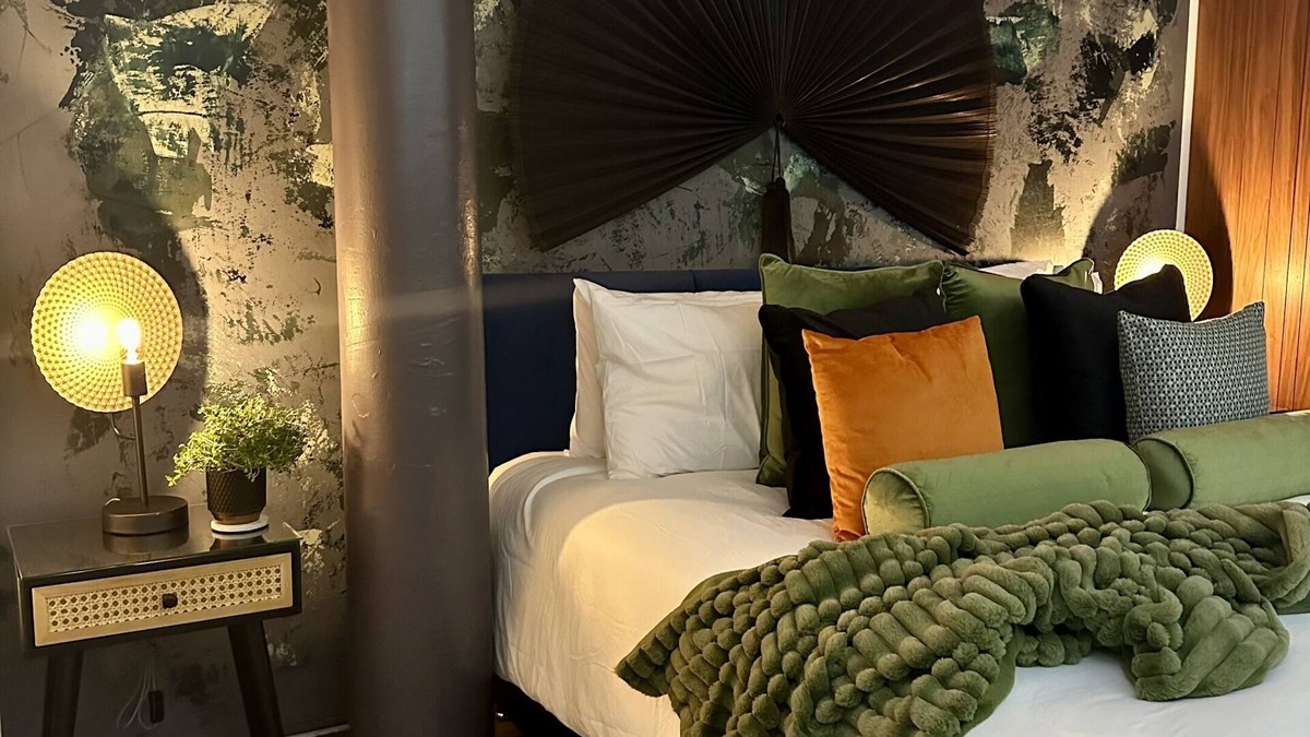 Plymouth Apartment | Suite4Serenity @ Rwy Luxury Apartment