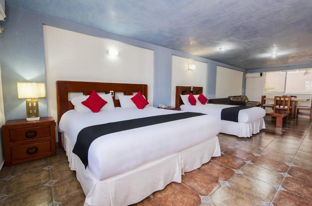 Irapuato Hotel | Suites de Reyes
