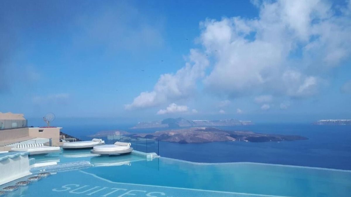 Santorini Hotel | Suites of the Gods Cave Spa Hotel