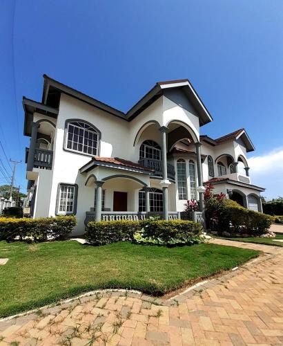 Windsor Villa | Sukasa Villa