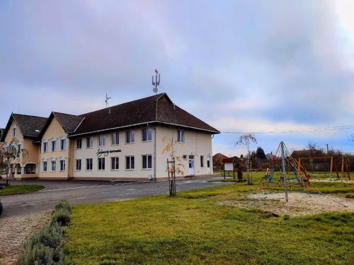 Alsoberecki Apartment | Sulyomvirág Apartmanház