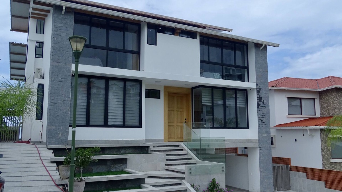 Jama House | Sumérgete en la Serenidad: Tu Refugio de Ensueño en la Playa
