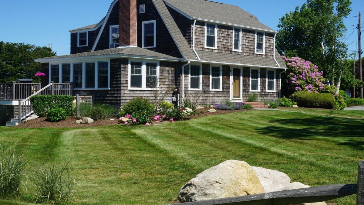 Groton Long Point House | Summer Beach Fun in a Exclusive beach community!