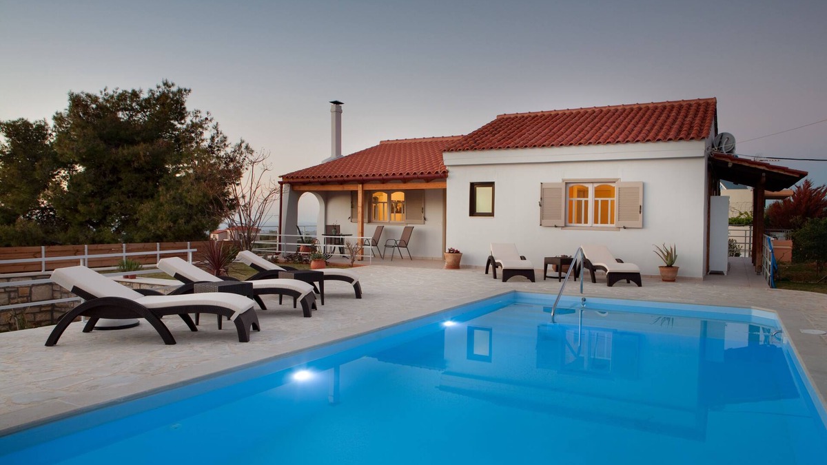Kounoupidiana House | Summer Breeze House * with private pool * private parking *
