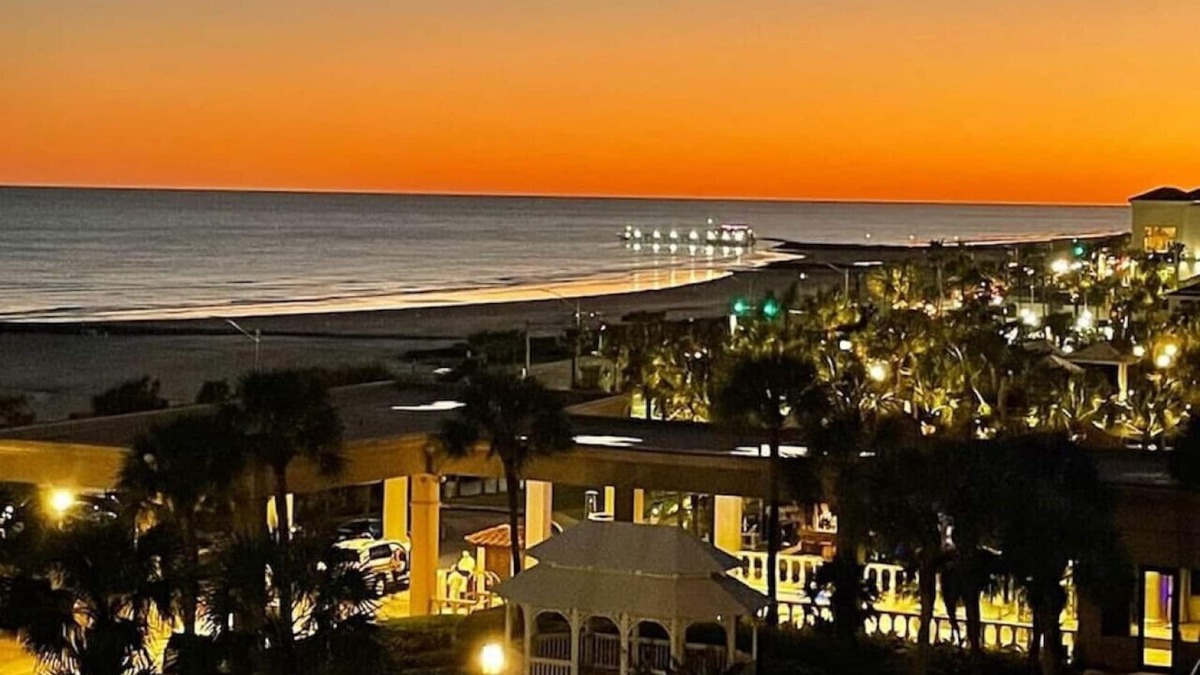 Galveston Resort | Summer By The Sea at the San Luis