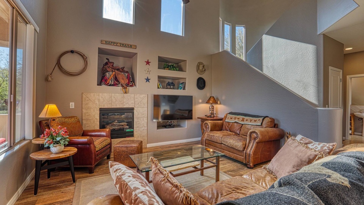 Talon Retreat Condo | Summer Deal! Grayhawk Retreat: 2BR Luxe Townhome - Pool, HotTub & Mountain Views