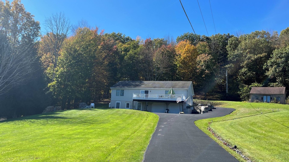 Brackney House | Summer fun, Fall hunting & Winter fishing on Quaker Lake! Year round house!