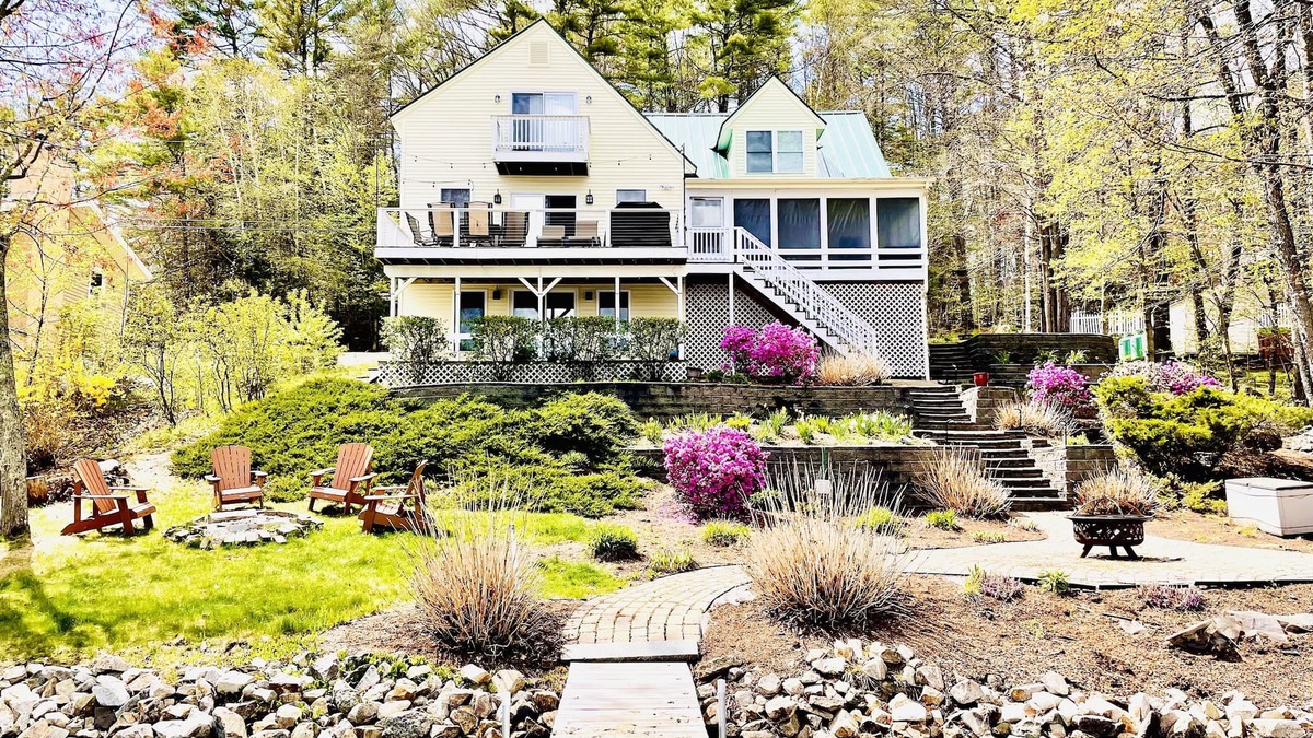 Barnstead House | Summer fun! Gameroom, kayaks, paddleboards, fire pit, screen porch, decks