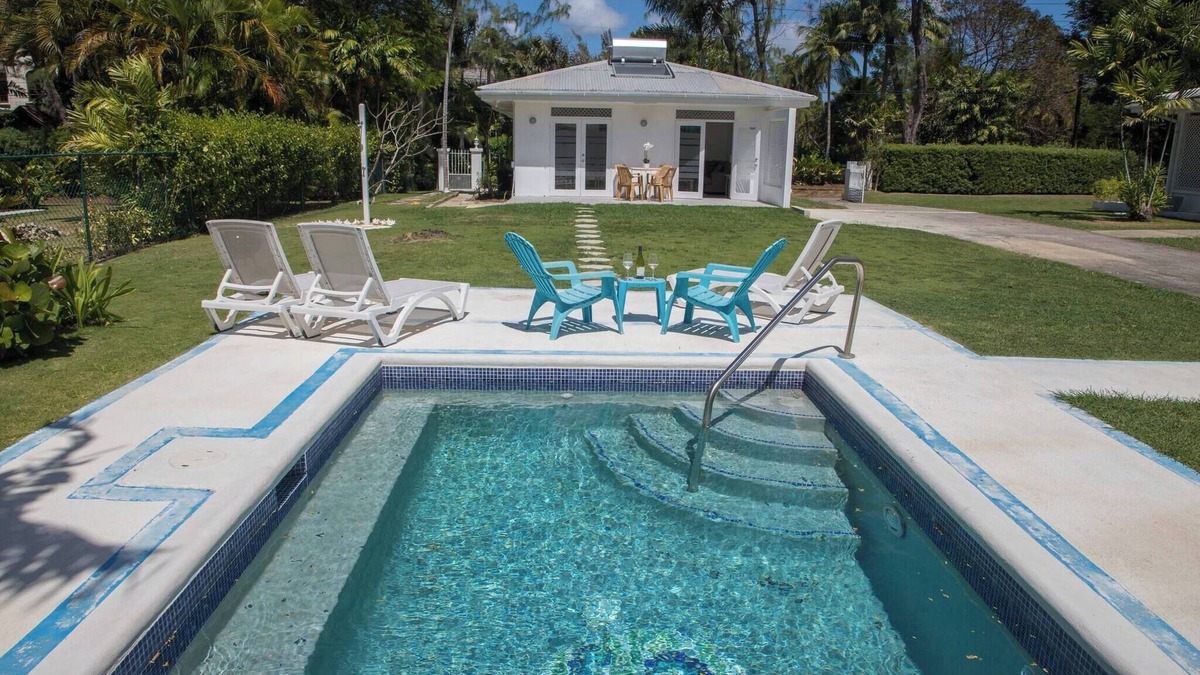 Gibbes House | Summer Getaway: 2Bed Bungalow with Private Pool