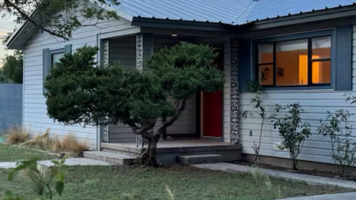 Marfa House | Summer House: 3-bedroom with WiFi, AC in Marfa