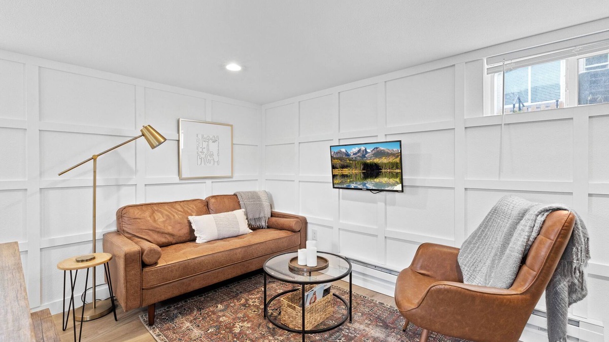 Clayton Apartment | Summer in the Heart of Denver, Stylish 2Bd/1Ba apartment close to everything!