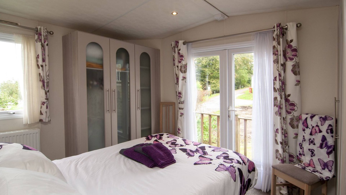 St Leonards-On-Sea Cabin | Summer Lodge luxury caravan in Hastings free WiFi
