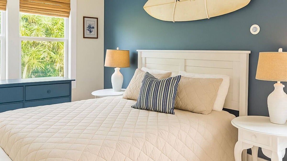 Long Beach House | Summer Lovin' - Cutest Peach Beach House in Oak Island! Walk to Beach! Sleeps 8!
