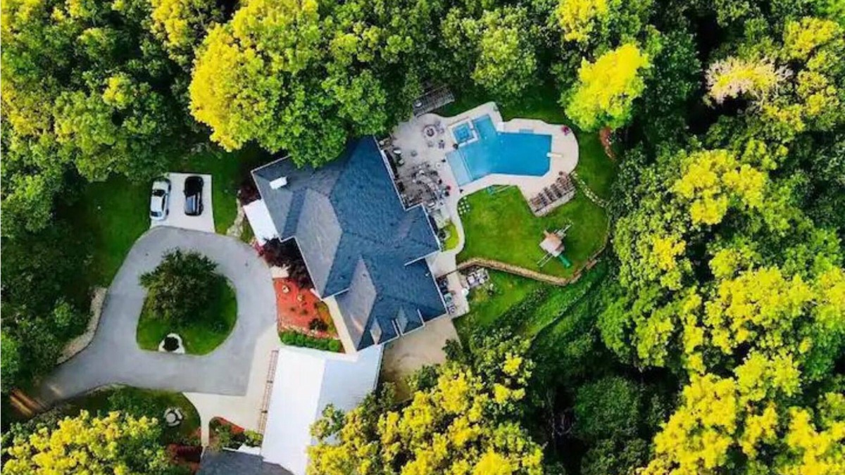 Fair Oaks House | Summer openings! Enjoy the pool and hot tub!
